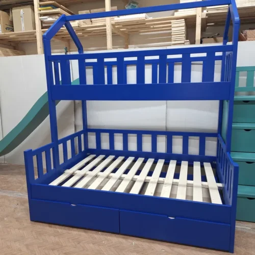 Paturi etajate cu tobogan cu personalizare disponibila. Alege din peste 200 de modele.