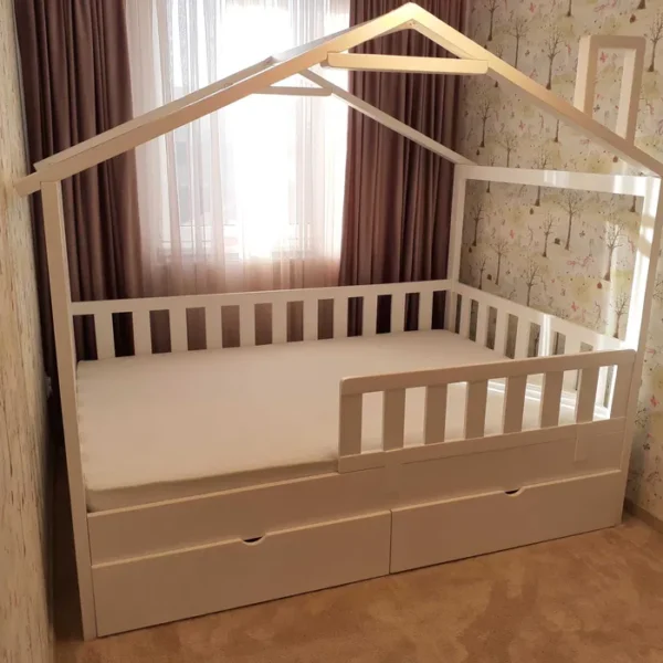 Paturi Montessori din lemn masiv de cea mai inalta calitate