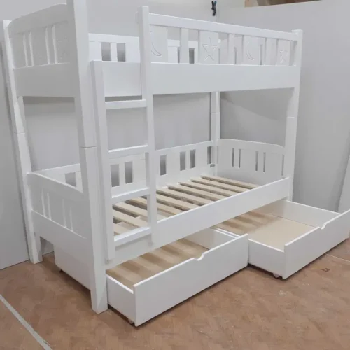 Pat supraetajat din lemn masiv cu scari