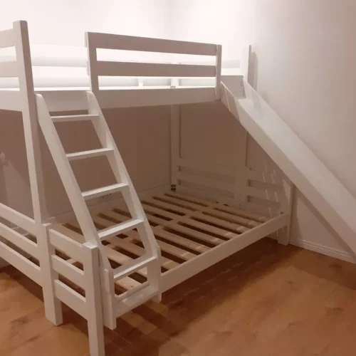 Producator Mobilier din lemn masiv pe comanda.