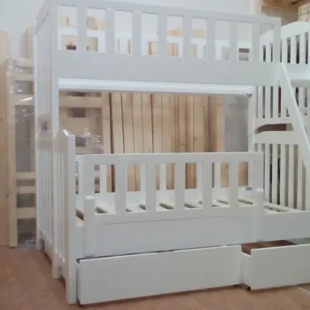 Pat etajat cu 3 locuri si loc suplimentar