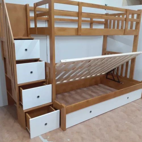 Pat supraetajat din lemn masiv cu 3 locuri, dimensiuni 200x120cm si 200x90 cm