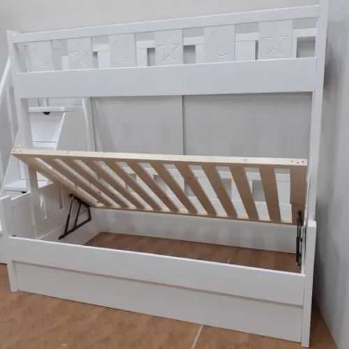 Pat supraetajat din lemn masiv, pentru copii cu dimensiuni de 200x120 cm si 200x90 cm pentru 3 persoane