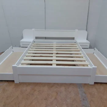 Pat matrimonial cu noptiere si sertare depozitare 200x140cm