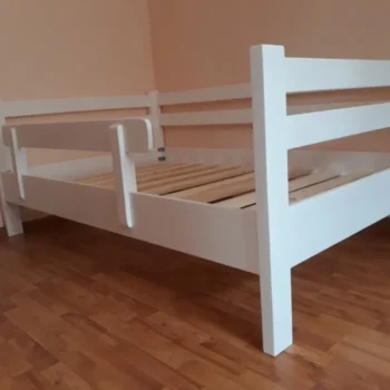 Pat pentru copii de o persoana din lemn masiv