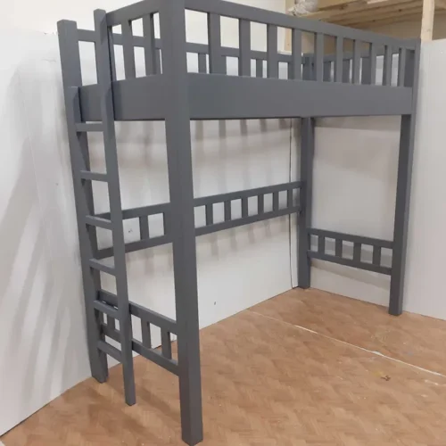 Pat etajat / supraetajat cu loc de joaca sau birou. 200x90 cm, din lemn masiv. Comanda acum!