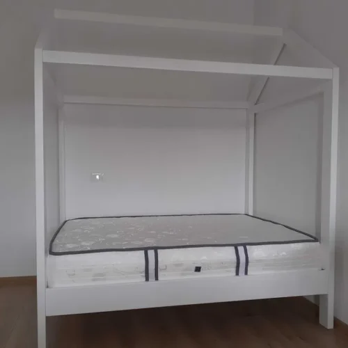 Pat Montessori cu 2 locuri 140x200 cm din lemn masiv. Comanda acum!