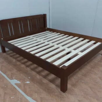 Pat de doua persoane din lemn masiv in diverse dimensiuni: 140x200 cm, 160x200 cm si 180x200 cm. Comanda acum!