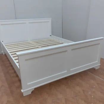 pat de doua persoane din lemn masiv de cea mai inalta calitate, fabricat manual in romania