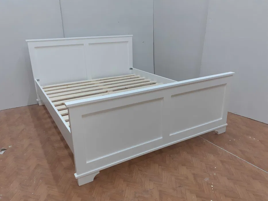 pat de doua persoane din lemn masiv de cea mai inalta calitate, fabricat manual in romania