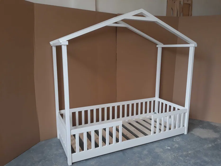 Pat Montessori din lemn masiv 90x200 cm personalizat