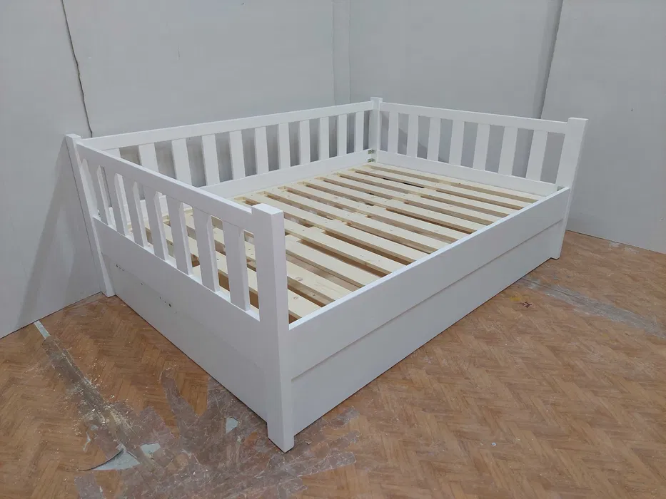 Pat matrimonial din lemn masiv 140x200 cm