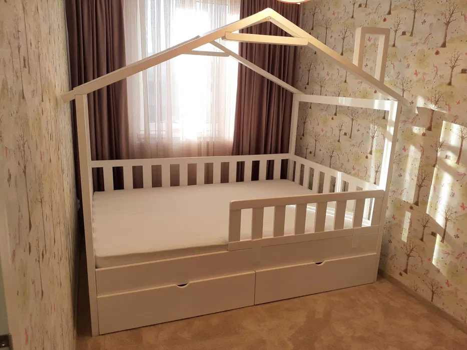 Pat Montessori de lux din lemn masiv pentru copii 140x200cm. Comanda acum!