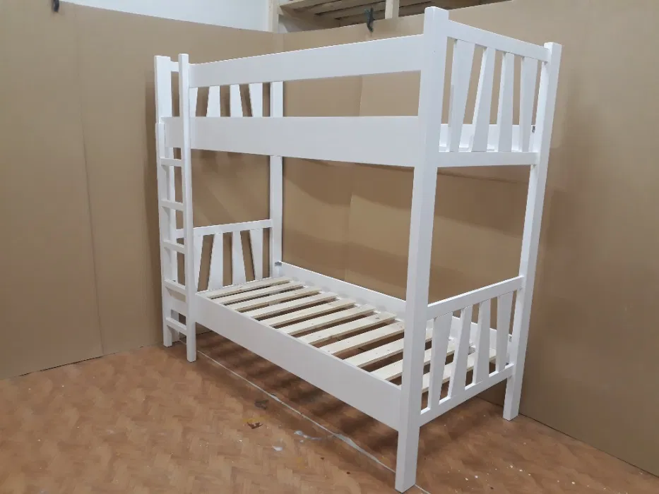 Pat etajat din lemn masiv cu doua locuri, 200x90cm. Comanda acum!