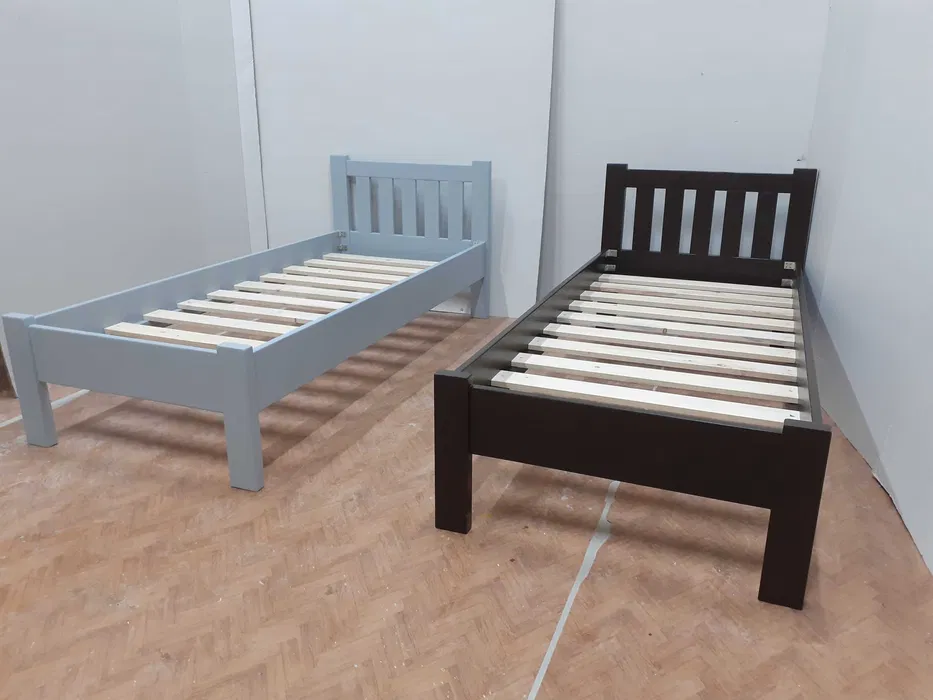 Pat de o persoana din lemn masiv cu locuri de depozitare, pat 200x90cm. Comanda acum!