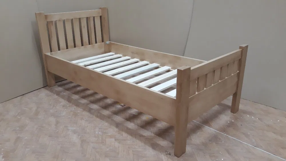 Pat de o persoana din lemn masiv cu locuri de depozitare, pat 200x90cm. Comanda acum!