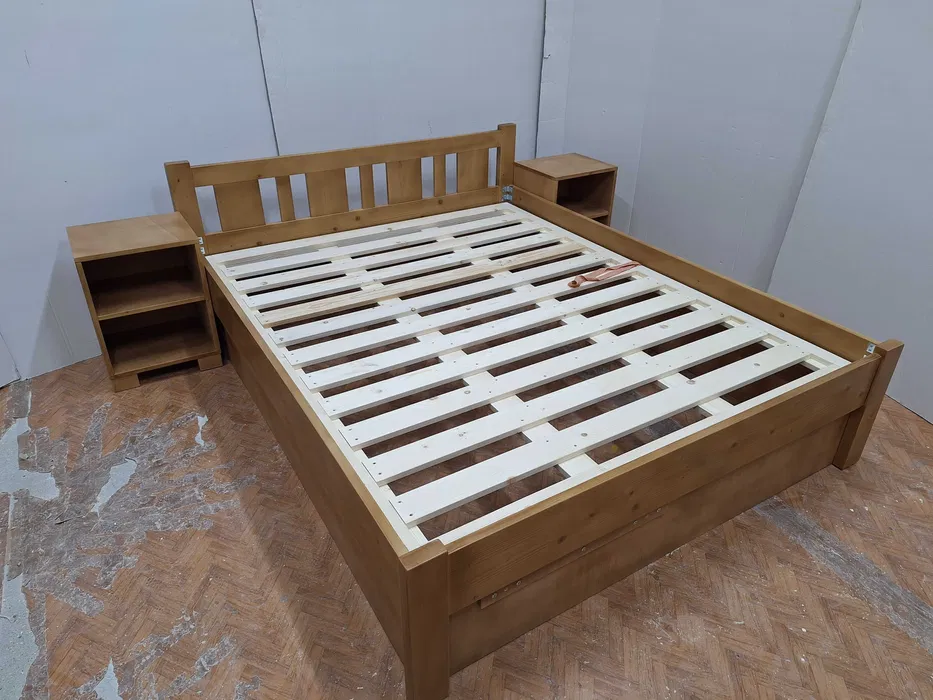 Pat matrimonial 160x200 cm din lemn masiv. Livrare gratuita in toata Romania. Comanda acum!