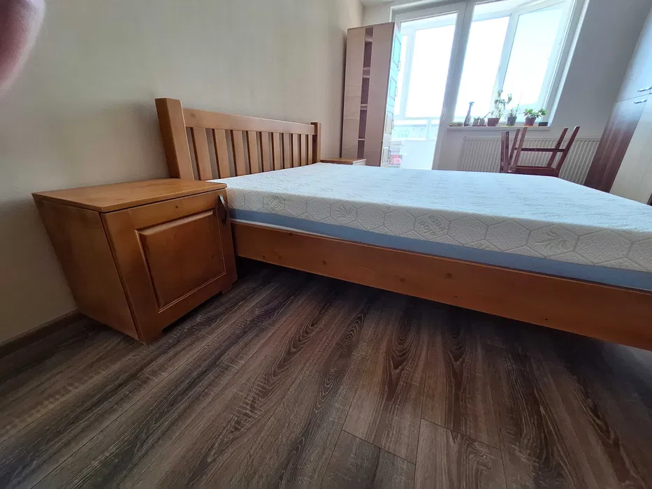 Cauți un pat matrimonial din lemn masiv? Alege modelul 224 pentru saltea de 160 × 200 cm, cu somiere și finisaj ecologic. Comandă acum simplu si rapid de la MOBILA GDI! Cauți un pat matrimonial din lemn masiv? Alege modelul 224 pentru saltea de 160 × 200 cm, cu somiere și finisaj ecologic. Comandă acum simplu si rapid de la MOBILA GDI!