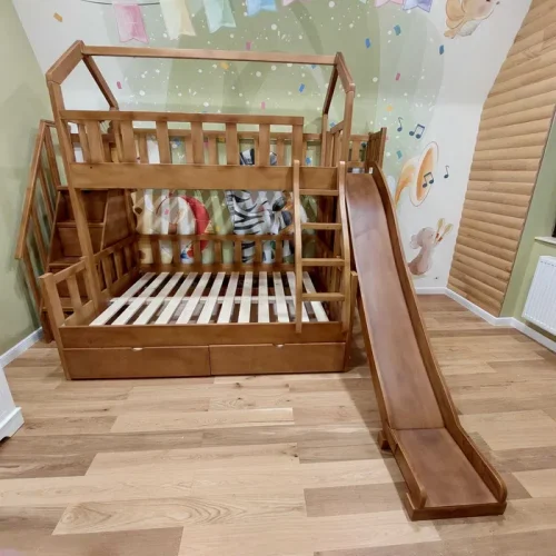 Producator Mobilier din lemn masiv pe comanda.