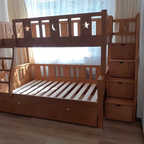 Producator Mobilier din lemn masiv pe comanda.